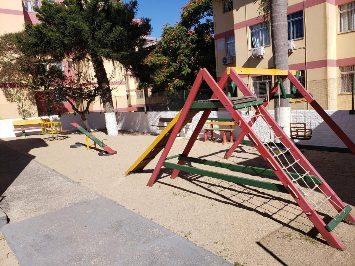 305 - Apto 2 Quartos Com Garagem Privativa *
